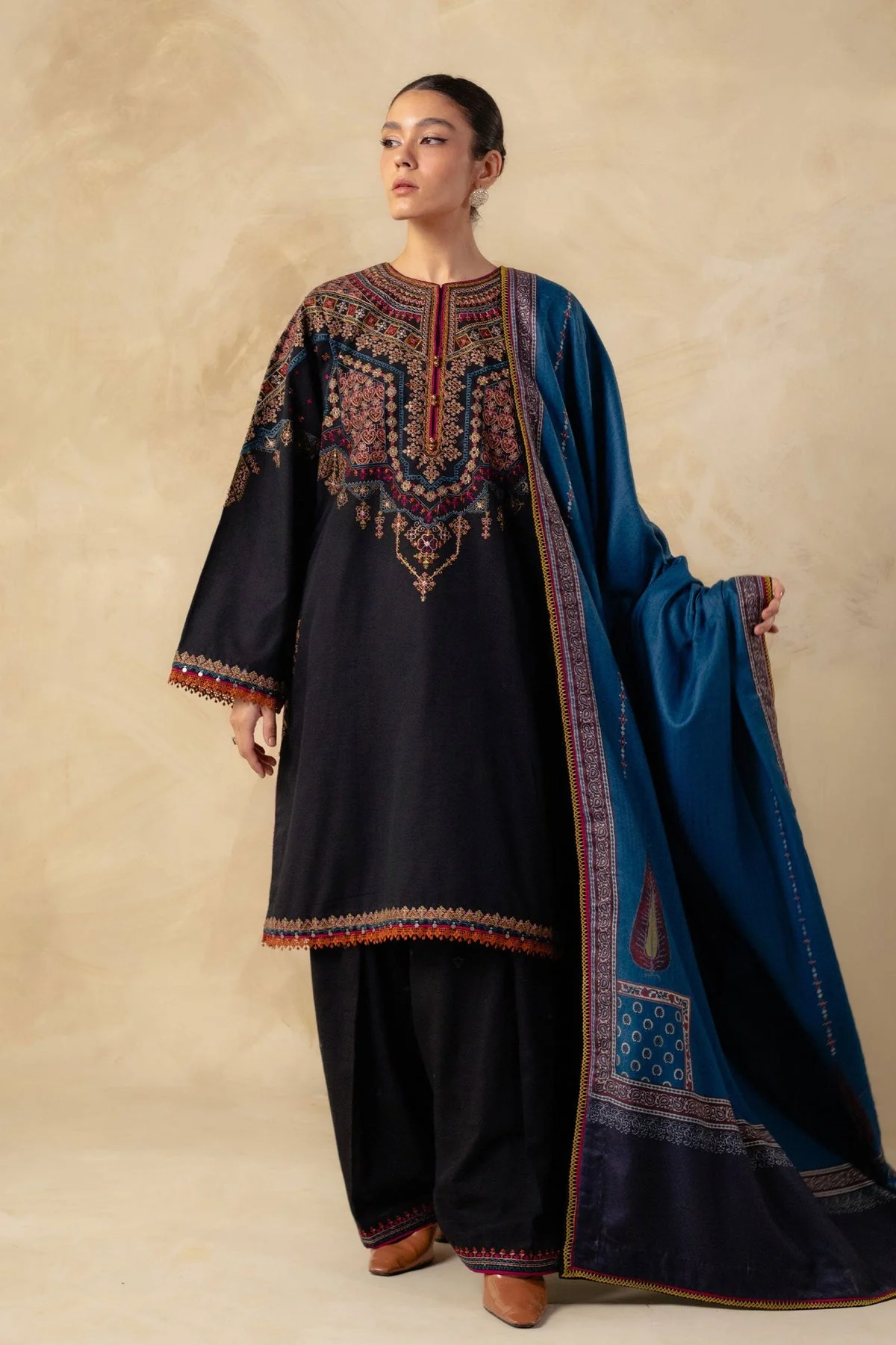 D#5 Unstitched Embroidered Lawn Suit With Chiffon Printed Dupatta