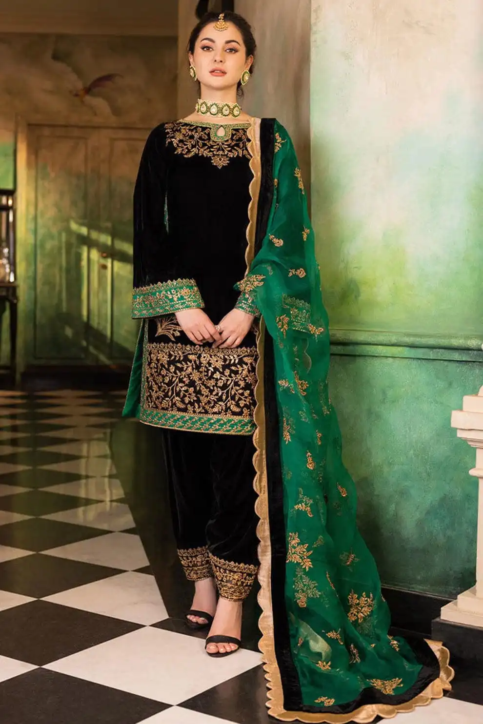 MJ-1027 Sequence Embroidered 9000 Micro Velvet 3Pc With Organza Embroidered Dupatta
